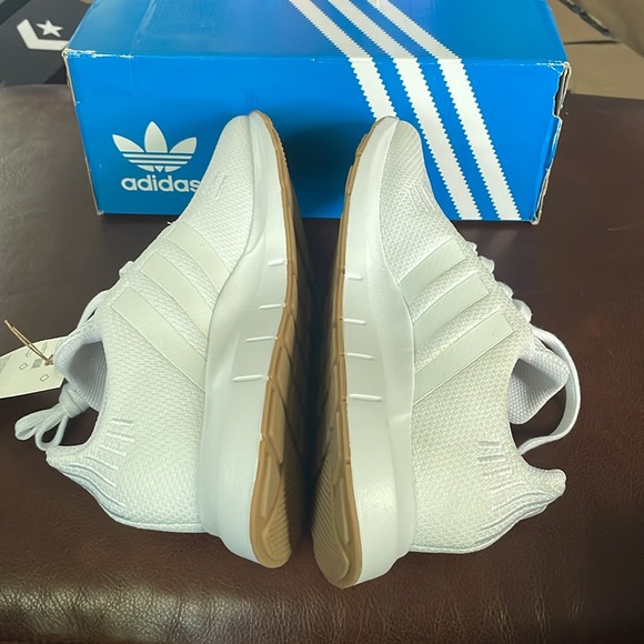 Adidas Swift Run White Mens 9 - Picture 3 of 5